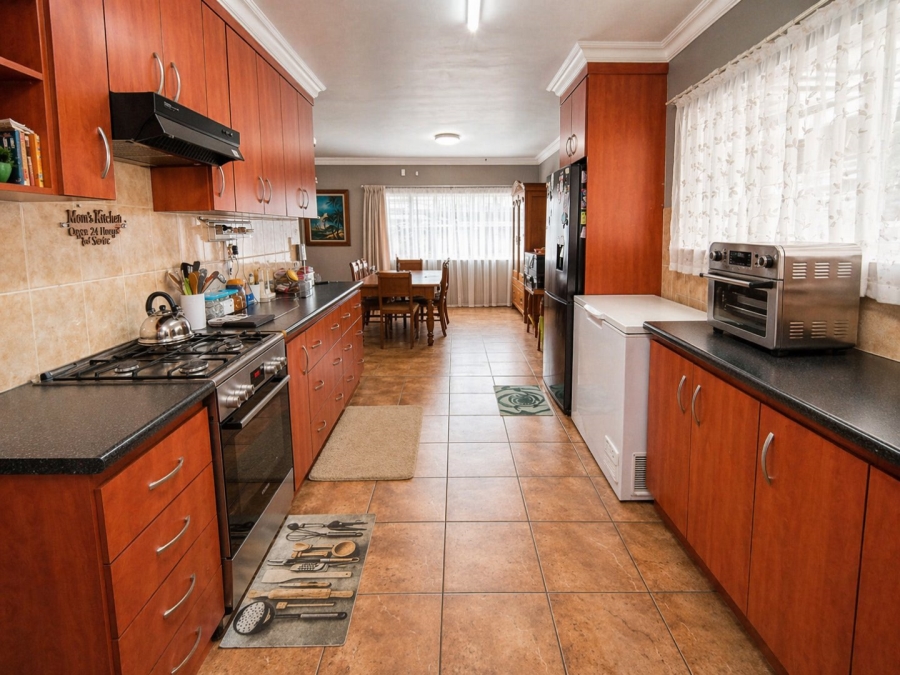 3 Bedroom Property for Sale in Langenhovenpark Free State